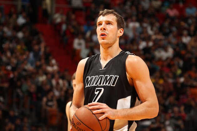 MIAMI, FL - FEBRUARY 21:  Goran Dragic #7 of the Miami Heat shoots a free throw against the New Orleans Pelicans during the game on February 21, 2015 at AmericanAirlines Arena in Miami, Florida. NOTE TO USER: User expressly acknowledges and agrees that, by downloading and or using this Photograph, user is consenting to the terms and conditions of the Getty Images License Agreement. Mandatory Copyright Notice: Copyright 2015 NBAE (Photo by Issac Baldizon/NBAE via Getty Images)