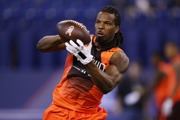 West Virginia wide receiver Kevin White runs a drill at the NFL football scouting combine in Indianapolis, Saturday, Feb. 21, 2015. (AP Photo/Julio Cortez)