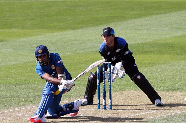 DUNEDIN, NEW ZEALAND - JANUARY 23: Mahela Jayawardene of Sri Lanka bats during the One Day International match between New Zealand and Sri Lanka at University Oval on January 23, 2015 in Dunedin, New Zealand.  (Photo by Rob Jefferies/Getty Images)