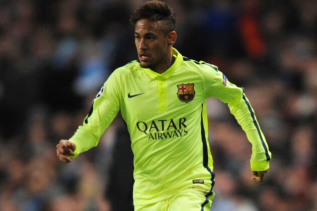 Barcelona's Neymar controls the ball during the Champions League round 16 match between Manchester City and Barcelona at the Etihad Stadium, in Manchester, England, Tuesday, Feb. 24, 2015. (AP Photo/Rui Vieira)