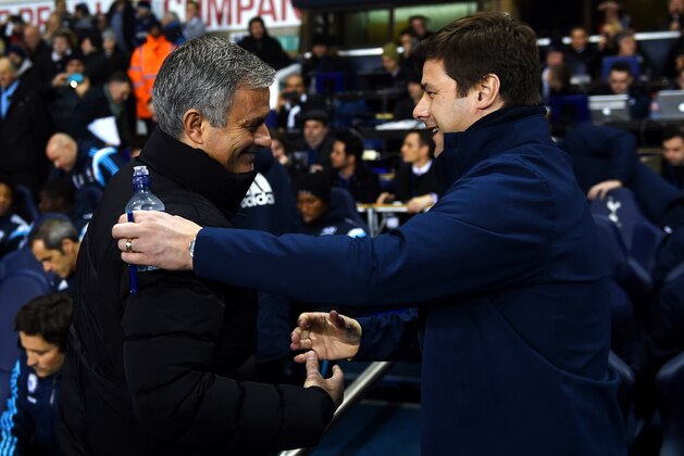 LONDON, ENGLAND - JANUARY 01:  Manager Mauricio Pochettino of Spurs shakes hands with Jose Mourinho manager of Chelsea before the Barclays Premier League match between Tottenham Hotspur and Chelsea at White Hart Lane on January 1, 2015 in London, England.  (Photo by Michael Regan/Getty Images)