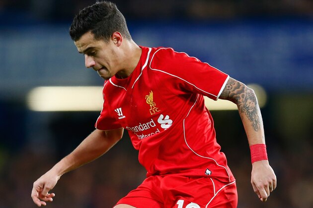 LONDON, ENGLAND - JANUARY 27:  Philippe Coutinho of Liverpool on the ball during the Capital One Cup Semi-Final second leg between Chelsea and Liverpool at Stamford Bridge on January 27, 2015 in London, England.  (Photo by Julian Finney/Getty Images)