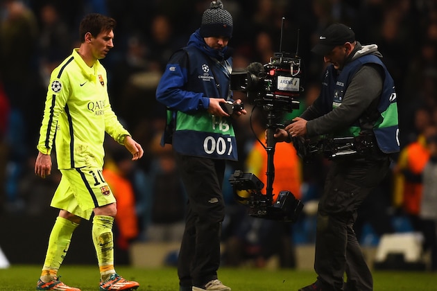 MANCHESTER, ENGLAND - FEBRUARY 24:  Lionel Messi of Barcelona walks down the tunnel after the final whistle and having a late penalty saved by Joe Hart of Manchester City during the UEFA Champions League Round of 16 match between Manchester City and Barcelona at Etihad Stadium on February 24, 2015 in Manchester, United Kingdom.  (Photo by Laurence Griffiths/Getty Images)