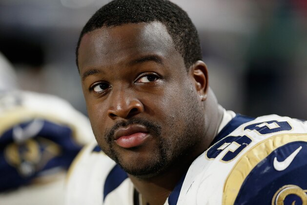 GLENDALE, AZ - NOVEMBER 09:  Defensive tackle Kendall Langford #98 of the St. Louis Rams on the bench during the NFL game against the Arizona Cardinals at the University of Phoenix Stadium on November 9, 2014 in Glendale, Arizona. The Cardinals defeated the Rams 31-14.  (Photo by Christian Petersen/Getty Images)