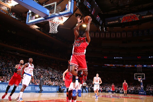 NEW YORK, NY - OCTOBER 29:  Tony Snell #20 of the Chicago Bulls takes a shot against the New York Knicks during a game at Madison Square Garden in New York City on October 29, 2014.  NOTE TO USER: User expressly acknowledges and agrees that, by downloading and or using this photograph, User is consenting to the terms and conditions of the Getty Images License Agreement. Mandatory Copyright Notice: Copyright 2014 NBAE  (Photo by Nathaniel S. Butler/NBAE via Getty Images)