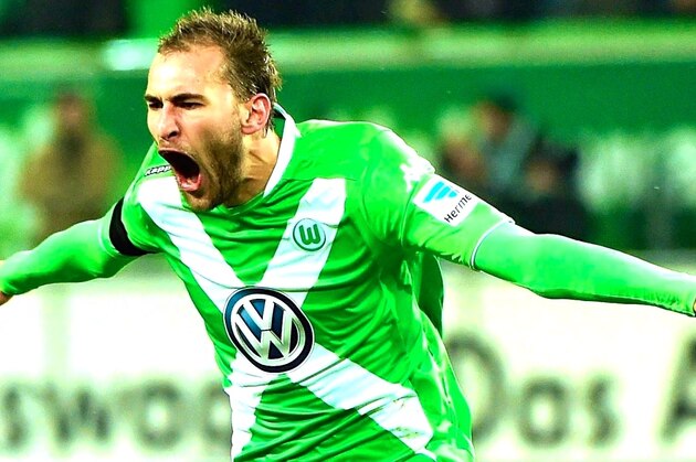 WOLFSBURG, GERMANY - JANUARY 30:  Bas Dost of Wolfsburg celebrate scoring his second goal during the Bundesliga match between VfL Wolfsburg and FC Bayern Muenchen at Volkswagen Arena on January 30, 2015 in Wolfsburg, Germany.  (Photo by Stuart Franklin/Getty Images for MAN)