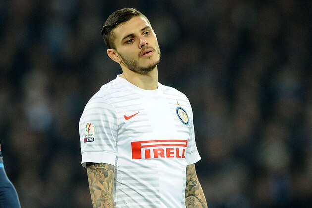 NAPLES, ITALY - FEBRUARY 4  : Internazionale's player Mauro Icardi stands disappointed during the TIM CUP match between SSC Napoli and FC Internazionale at the San Paolo Stadium on February 4, 2015 in Naples, Italy. (Photo by Francesco Pecoraro/Getty Images