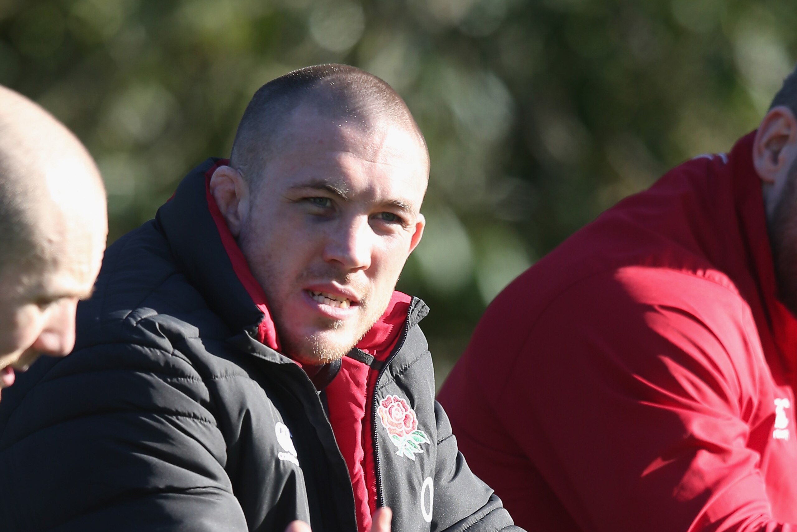 BAGSHOT, ENGLAND - FEBRUARY 17: Mike Brown who was injured in the match against Italy, sits out training during the England training session held at Pennyhill Park on February 17, 2015 in Bagshot, England. (Photo by David Rogers/Getty Images) BAGSHOT, ENGLAND - FEBRUARY 17: Mike Brown who was injured in the match against Italy, sits out training during the England training session held at Pennyhill Park on February 17, 2015 in Bagshot, England. (Photo by David Rogers/Getty Images)