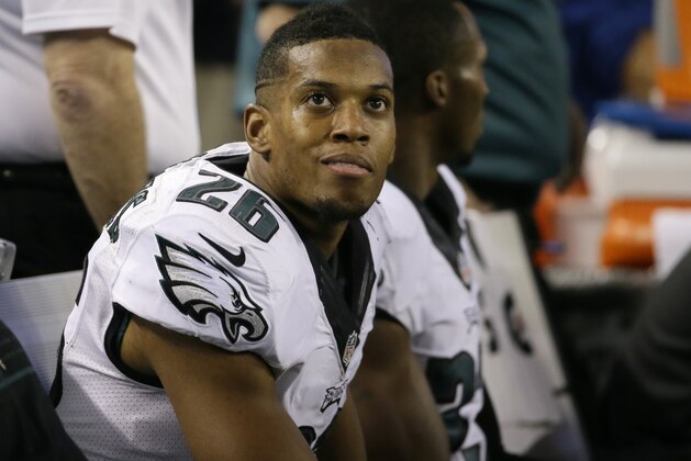 Philadelphia Eagles' Cary Williams (26) looks up at the video board as he sits on th bench in the fourth quarter of an NFL football game against the Dallas Cowboys, Thursday, Nov. 27, 2014, in Arlington, Texas. (AP Photo/Tony Gutierrez)
