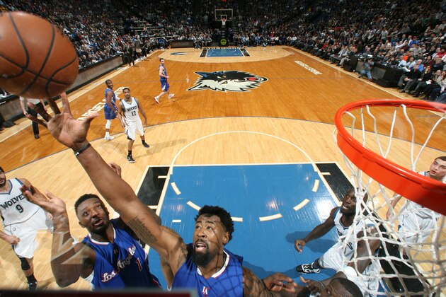 MINNEAPOLIS, MN - MARCH 2:  DeAndre Jordan #6 of the Los Angeles Clippers grabs the rebound against the Minnesota Timberwolves on March 2, 2015 at Target Center in Minneapolis, Minnesota. NOTE TO USER: User expressly acknowledges and agrees that, by downloading and or using this Photograph, user is consenting to the terms and conditions of the Getty Images License Agreement. Mandatory Copyright Notice: Copyright 2015 NBAE (Photo by Jordan Johnson/NBAE via Getty Images)