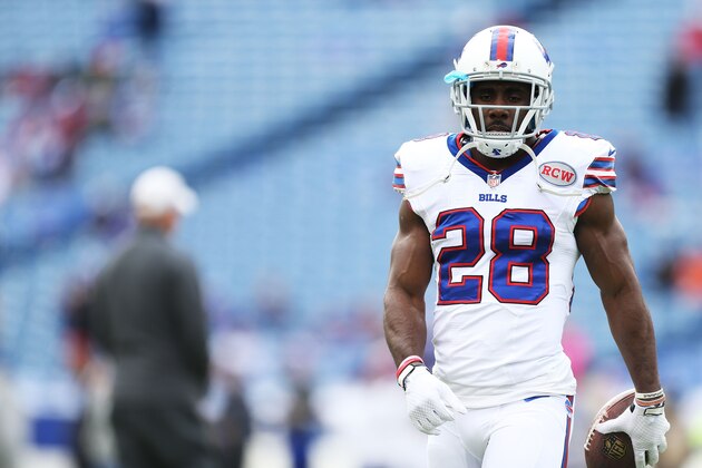 ORCHARD PARK, NY - OCTOBER 19:  C.J. Spiller #28 of the Buffalo Bills warms up before the first half against the Minnesota Vikings at Ralph Wilson Stadium on October 19, 2014 in Orchard Park, New York.  (Photo by Brett Carlsen/Getty Images)