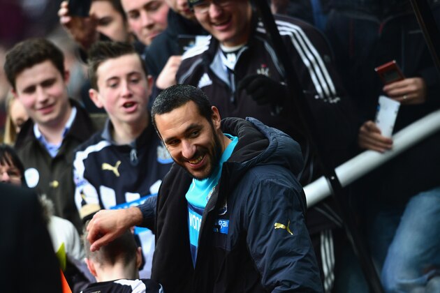 NEWCASTLE UPON TYNE, ENGLAND - FEBRUARY 28:  Jonas Gutierrez of Newcastle United is greeted by fans as he take his seat in the dug out during the Barclays Premier League match between Newcastle United and Aston Villa at St James' Park on February 28, 2015 in Newcastle upon Tyne, England.  (Photo by Mark Runnacles/Getty Images)