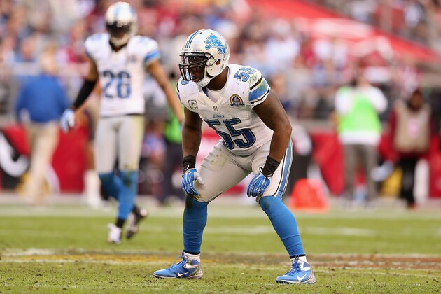 GLENDALE, AZ - DECEMBER 16:  Middle linebacker Stephen Tulloch #55 of the Detroit Lions in action during the NFL game against the Arizona Cardinals at the University of Phoenix Stadium on December 16, 2012 in Glendale, Arizona. The Cardinals defeated the Lions 38-10.  (Photo by Christian Petersen/Getty Images)