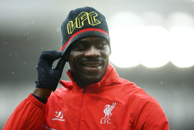 SOUTHAMPTON, ENGLAND - FEBRUARY 22:  Mario Balotelli of Liverpool warms up prior to kickoff during the Barclays Premier League match between Southampton and Liverpool at St Mary's Stadium on February 22, 2015 in Southampton, England.  (Photo by Richard Heathcote/Getty Images)