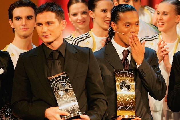 ZURICH, SWITZERLAND - DECEMBER 19:  (L-R) Frank Lampard (2nd) of England and Ronaldinho (1st) of Brazil pose after receiving their FIFA World player of the year awards at the Zurich Opera House on December 19, 2005 in Zurich, Switzerland.  (Photo by Clive Mason/Getty Images)