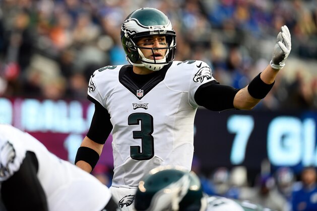 EAST RUTHERFORD, NJ - DECEMBER 28:  Mark Sanchez #3 of the Philadelphia Eagles calls a play in the first quarter against the New York Giants during a game at MetLife Stadium on December 28, 2014 in East Rutherford, New Jersey.  (Photo by Alex Goodlett/Getty Images)