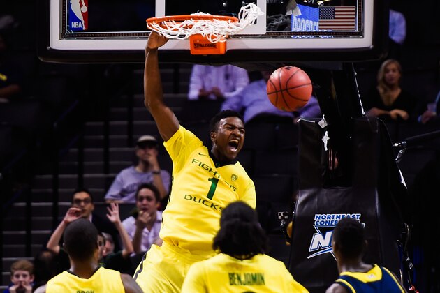 NEW YORK, NY - NOVEMBER 24: Jordan Bell #1 of the Oregon Ducks dunks in the first half during a game against the Michigan Wolverines at the Barclays Center on November 24, 2014 in the Brooklyn borough of New York City.  (Photo by Alex Goodlett/Getty Images)