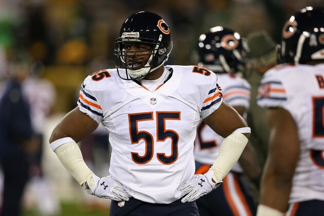 GREEN BAY, WI - NOVEMBER 09:  Lance Briggs #55 of the Chicago Bears warms up prior to the game against the Green Bay Packers at Lambeau Field on November 9, 2014 in Green Bay, Wisconsin. (Photo by Jonathan Daniel/Getty Images)