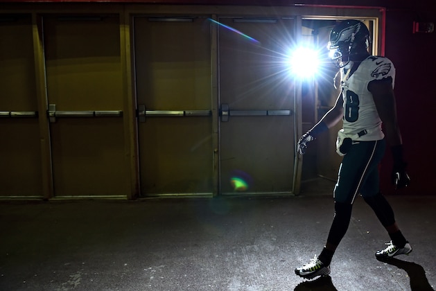 LANDOVER, MD - DECEMBER 20: Wide receiver Jeremy Maclin #18 of the Philadelphia Eagles walks in the tunnel before playing the Washington Redskins at FedExField on December 20, 2014 in Landover, Maryland. (Photo by Patrick Smith/Getty Images)