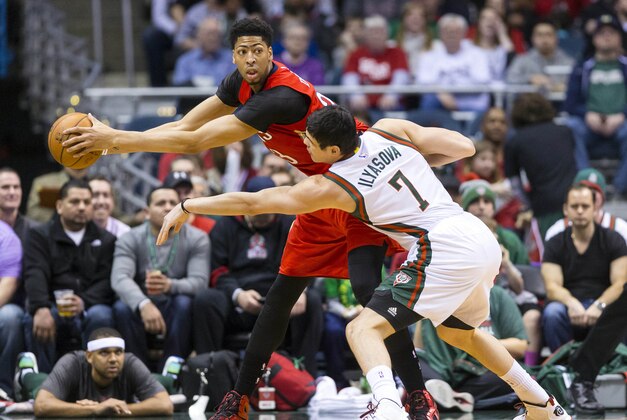 Mar 9, 2015; Milwaukee, WI, USA; New Orleans Pelicans forward Anthony Davis (23) holds the ball away from Milwaukee Bucks forward Ersan Ilyasova (7) during the first quarter at BMO Harris Bradley Center. Mandatory Credit: Jeff Hanisch-USA TODAY Sports Mar 9, 2015; Milwaukee, WI, USA; New Orleans Pelicans forward Anthony Davis (23) holds the ball away from Milwaukee Bucks forward Ersan Ilyasova (7) during the first quarter at BMO Harris Bradley Center. Mandatory Credit: Jeff Hanisch-USA TODAY Sports