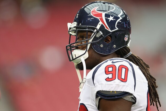 GLENDALE, AZ - AUGUST 09:  Linebacker Jadeveon Clowney #90 of the Houston Texans warms up before the preseason NFL game against the Arizona Cardinals at the University of Phoenix Stadium on August 9, 2014 in Glendale, Arizona.  The Cardinals defeated the Texans 32-0.  (Photo by Christian Petersen/Getty Images)