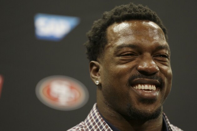 San Francisco 49ers linebacker Patrick Willis speaks at a news conference at the 49ers' NFL football facility in Santa Clara, Tuesday, March 10, 2015. Willis, a seven-time Pro Bowler, will retire after his 2014 season was cut short by a toe injury that required surgery, the 49ers announced, Tuesday. (AP Photo/Jeff Chiu)