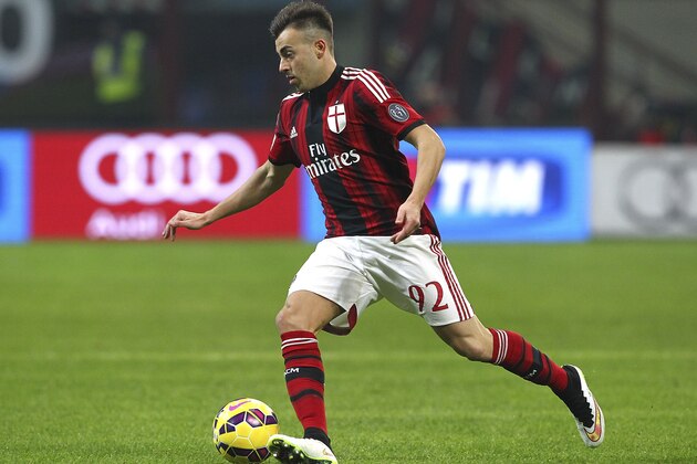 MILAN, ITALY - JANUARY 13:  Stephan El Shaarawy of AC Milan in action during the TIM Cup match between AC Milan and US Sassuolo Calcio at Stadio Giuseppe Meazza on January 13, 2015 in Milan, Italy.  (Photo by Marco Luzzani/Getty Images)