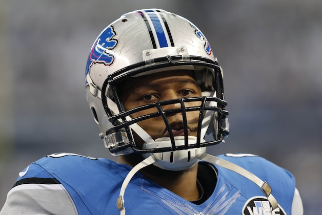 Jan 4, 2015; Arlington, TX, USA; Detroit Lions defensive tackle Ndamukong Suh (90) prior to facing the Dallas Cowboys in the NFC Wild Card Playoff Game at AT&T Stadium. Mandatory Credit: Matthew Emmons-USA TODAY Sports