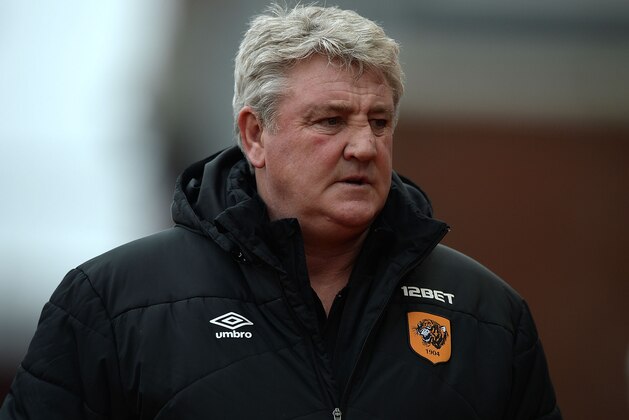 STOKE ON TRENT, ENGLAND - FEBRUARY 28:  Hull City Manager Steve Bruce looks on prior to the Barclays Premier League match between Stoke City and Hull City at Britannia Stadium on February 28, 2015 in Stoke on Trent, England.  (Photo by Gareth Copley/Getty Images)