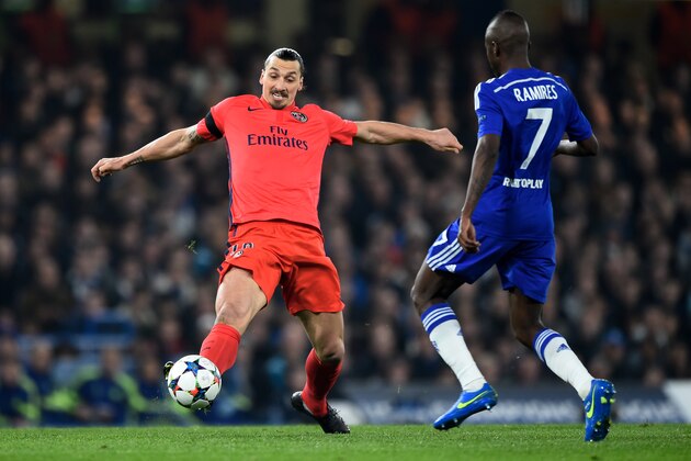 LONDON, ENGLAND - MARCH 11:  Zlatan Ibrahimovic of PSG controls the ball as Ramires of Chelsea closes in during the UEFA Champions League Round of 16, second leg match between Chelsea and Paris Saint-Germain at Stamford Bridge on March 11, 2015 in London, England.  (Photo by Mike Hewitt/Getty Images)