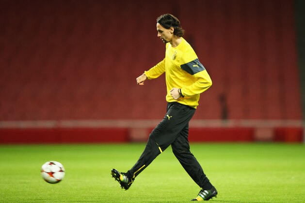 LONDON, ENGLAND - NOVEMBER 25:  Neven Subotic in action during a Borussia Dortmund training session, ahead of the UEFA Champions League Group D match against Arsenal, at Emirates Stadium on November 25, 2014 in London, England.  (Photo by Ian Walton/Getty Images)