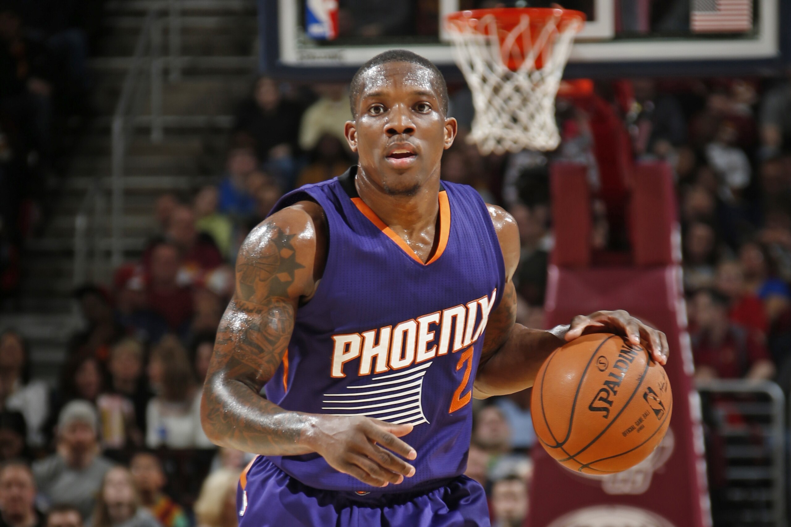 CLEVELAND, OH - MARCH 7: Eric Bledsoe #2 of the Phoenix Suns handles the ball against the Cleveland Cavaliers at The Quicken Loans Arena on March 7, 2015 in Cleveland, Ohio. NOTE TO USER: User expressly acknowledges and agrees that, by downloading and/or using this Photograph, user is consenting to the terms and conditions of the Getty Images License Agreement. Mandatory Copyright Notice: Copyright 2015 NBAE (Photo by Gregory Shamus/NBAE via Getty Images)