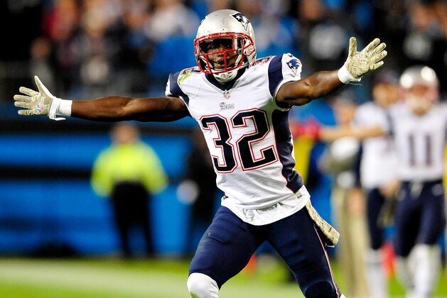 CHARLOTTE, NC - NOVEMBER 18:  Devin McCourty