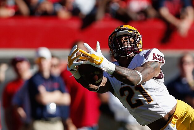 TUCSON, AZ - NOVEMBER 28:  Wide receiver Jaelen Strong #21 of the Arizona State Sun Devils catches a 50 yard reception in the second quarter during the Territorial Cup college football game against the Arizona Wildcats at Arizona Stadium on November 28, 2014 in Tucson, Arizona.  (Photo by Christian Petersen/Getty Images)