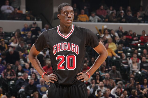INDIANAPOLIS, IN - MARCH 6:  Tony Snell #20 of the Chicago Bulls during the game against the Indiana Pacers on March 6, 2015 at Bankers Life Fieldhouse in Indianapolis, Indiana.  NOTE TO USER: User expressly acknowledges and agrees that, by downloading and or using this Photograph, user is consenting to the terms and conditions of the Getty Images License Agreement. Mandatory Copyright Notice: Copyright 2015 NBAE (Photo by Ron Hoskins/NBAE via Getty Images)