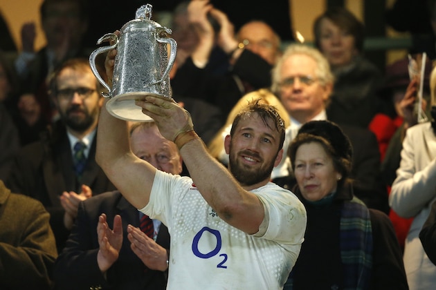 England’s Chris Robshaw holds aloft the Calcutta Cup after his side's 25-13 win in the Six Nations rugby union match between England and Scotland at Twickenham stadium in London, Saturday, March, 14, 2015. (AP Photo/Alastair Grant)