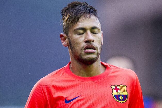 EIBAR, SPAIN - MARCH 14: Neymar of FC Barcelona reacts during the La Liga match between SD Eibar and FC Barcelona at Ipurua Municipal Stadium on March 14, 2015 in Eibar, Spain.  (Photo by Juan Manuel Serrano Arce/Getty Images)