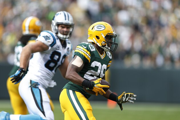 GREEN BAY, WI - OCTOBER 19:  Casey Hayward #29 of the Green Bay Packers returns an interception 21 yards in the second half of the game against the Carolina Panthers at Lambeau Field on October 19, 2014 in Green Bay, Wisconsin. The Packers defeated the Panthers 38-17. (Photo by Joe Robbins/Getty Images)