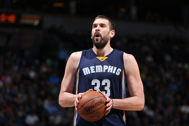 MINNEAPOLIS, MN - FEBRUARY 28:  Marc Gasol #33 of the Memphis Grizzlies prepares to shoot a free throw against the Minnesota Timberwolves on February 28, 2015 at Target Center in Minneapolis, Minnesota. NOTE TO USER: User expressly acknowledges and agrees that, by downloading and or using this Photograph, user is consenting to the terms and conditions of the Getty Images License Agreement. Mandatory Copyright Notice: Copyright 2015 NBAE (Photo by David Sherman/NBAE via Getty Images)