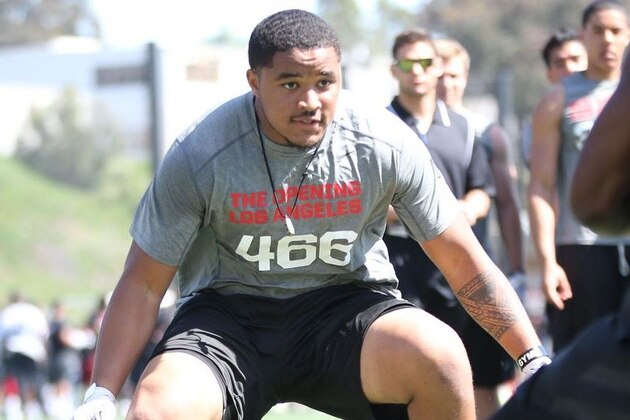 Lokeni Toailoa, the nation's top-ranked inside linebacker, is scheduled to announce his college plans on Monday.