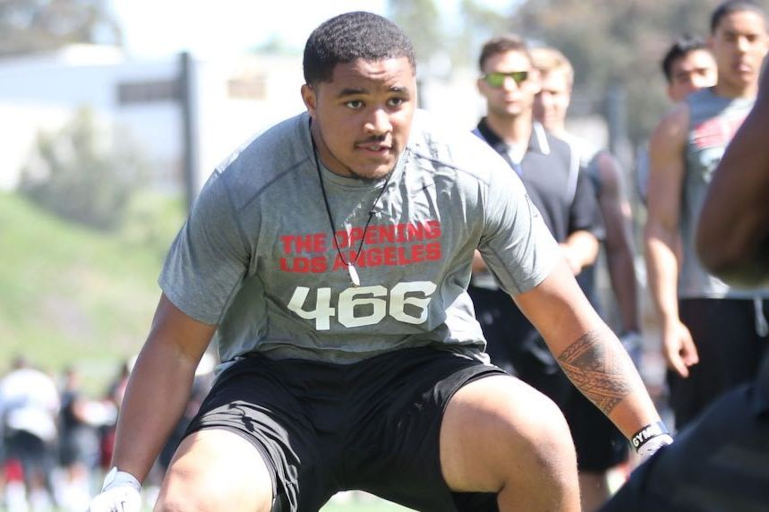 Lokeni Toailoa, the nation's top-ranked inside linebacker, is scheduled to announce his college plans on Monday.