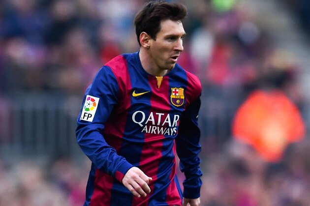 BARCELONA, SPAIN - FEBRUARY 21:  Lionel Messi of FC Barcelona runs with the ball during the La Liga match between FC Barcelona and Malaga CF at Camp Nou on February 21, 2015 in Barcelona, Spain.  (Photo by David Ramos/Getty Images)