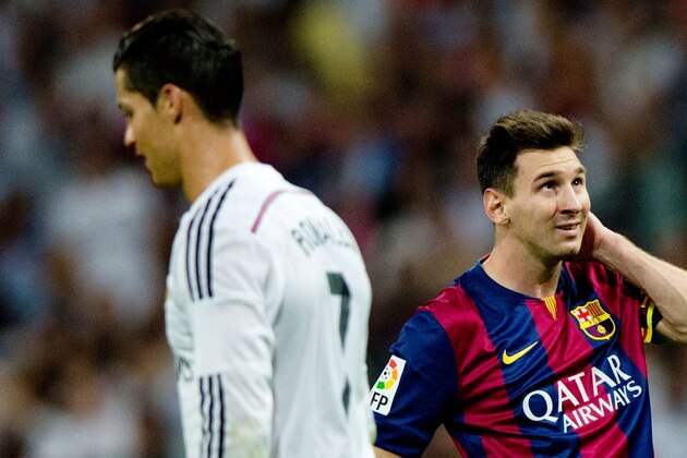 MADRID, SPAIN - OCTOBER 25:  A dejected Lionel Messi of Barcelona during the La Liga match between Real Madrid CF and FC Barcelona at Estadio Santiago Bernabeu on October 25, 2014 in Madrid, Spain.  (Photo by Gonzalo Arroyo Moreno/Getty Images)