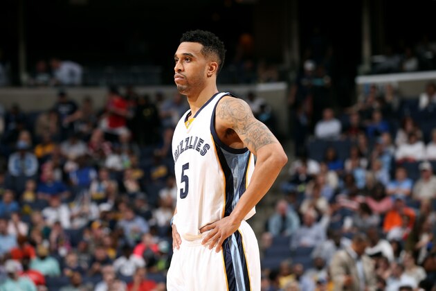 MEMPHIS, TN - MARCH 16: Courtney Lee #5 of the Memphis Grizzlies stands on the court during a game against the Denver Nuggets on March 16, 2015 at FedExForum in Memphis, Tennessee. NOTE TO USER: User expressly acknowledges and agrees that, by downloading and or using this photograph, User is consenting to the terms and conditions of the Getty Images License Agreement. Mandatory Copyright Notice: Copyright 2015 NBAE (Photo by Joe Murphy/NBAE via Getty Images)