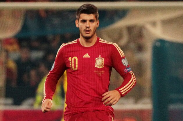 HUELVA, SPAIN - NOVEMBER 15: Alvaro Morata of Spain controls the ball during the UEFA EURO 2016 Group C Qualifier football match between Spain and Belarus at Nuevo Colombino studium on November 15, 2014 in Huelva, Spain. (Photo by Sergio Camacho/Getty Images)
