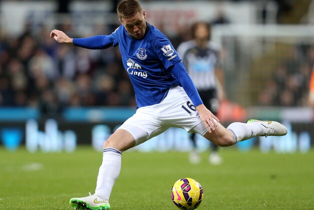 Everton's James McCarthy during their English Premier League soccer match between Newcastle United and Everton at St James' Park, Newcastle, England, Sunday, Dec. 28, 2014. (AP Photo/Scott Heppell)