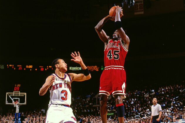 NEW YORK - MARCH 28: Michael Jordan #45 of the Chicago Bulls shoots against John Starks #3 of the New York Knicks on March 28, 1995 at Madison Square Garden in New York City. Michael Jordan scored 55 points during the game. NOTE TO USER: User expressly acknowledges and agrees that, by downloading and or using this photograph, User is consenting to the terms and conditions of the Getty Images License Agreement. Mandatory Copyright Notice: Copyright 1995 NBAE (Photo by Andy Hayt/NBAE via Getty Images)