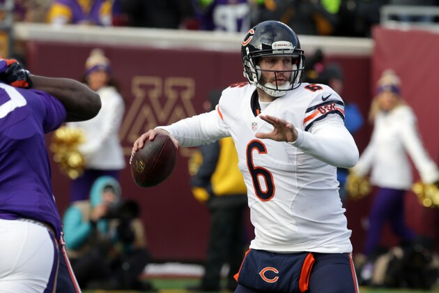 Chicago Bears quarterback Jay Cutler (6) throws during the second half of an NFL football game against the Minnesota Vikings Sunday, Dec. 28, 2014, in Minneapolis. (AP Photo/Jim Mone)