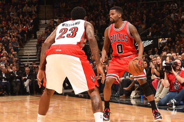 TORONTO, CANADA - March 25: Aaron Brooks #0 of the Chicago Bulls handles the ball against the Toronto Raptors on March 25, 2015 at the Air Canada Centre in Toronto, Ontario, Canada.  NOTE TO USER: User expressly acknowledges and agrees that, by downloading and or using this Photograph, user is consenting to the terms and conditions of the Getty Images License Agreement.  Mandatory Copyright Notice: Copyright 2015 NBAE (Photo by Ron Turenne/NBAE via Getty Images)