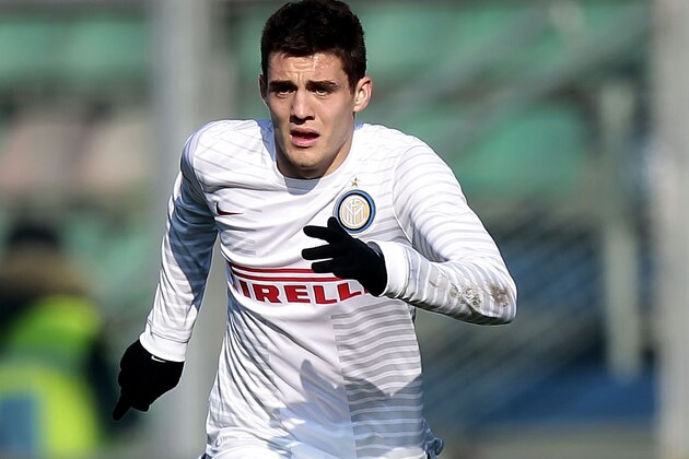 REGGIO NELL'EMILIA, ITALY - FEBRUARY 01: Mateo Kovacic of FC Internazionale in action during the Serie A match between US Sassuolo Calcio and FC Internazionale Milano at Mapei Stadium - Città del Tricolore on February 1, 2015 in Reggio nell'Emilia, Italy.  (Photo by Gabriele Maltinti/Getty Images)